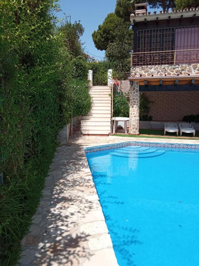 Villa Con Piscina Privada Torremolinos Kültér fotó